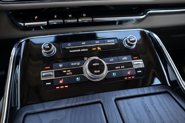 new 2024 Lincoln Navigator car, priced at $79,998