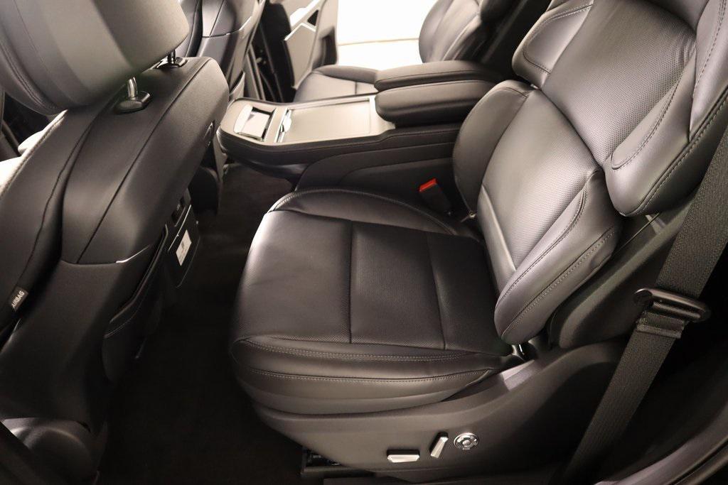 new 2025 Lincoln Navigator car, priced at $104,822