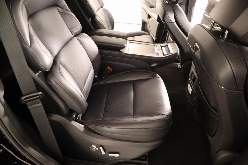 new 2025 Lincoln Navigator car, priced at $104,822