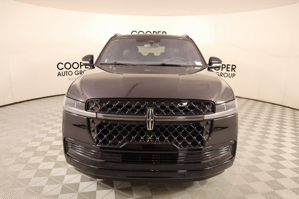 new 2025 Lincoln Navigator car, priced at $104,822