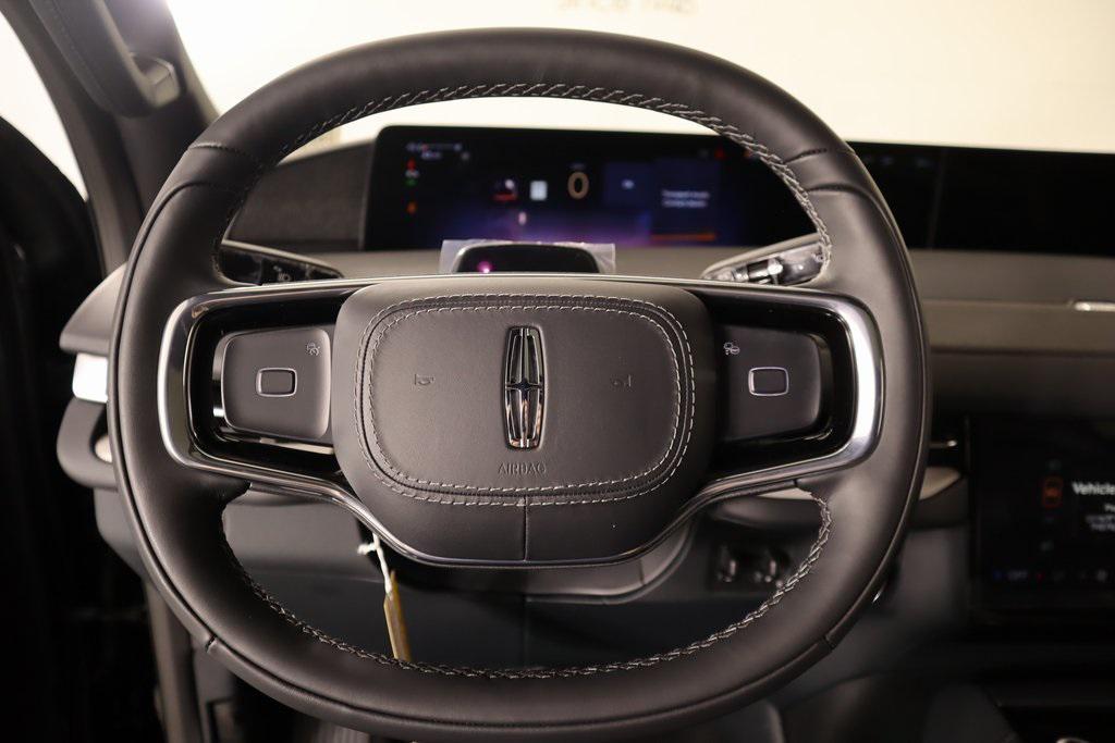 new 2025 Lincoln Navigator car, priced at $104,822