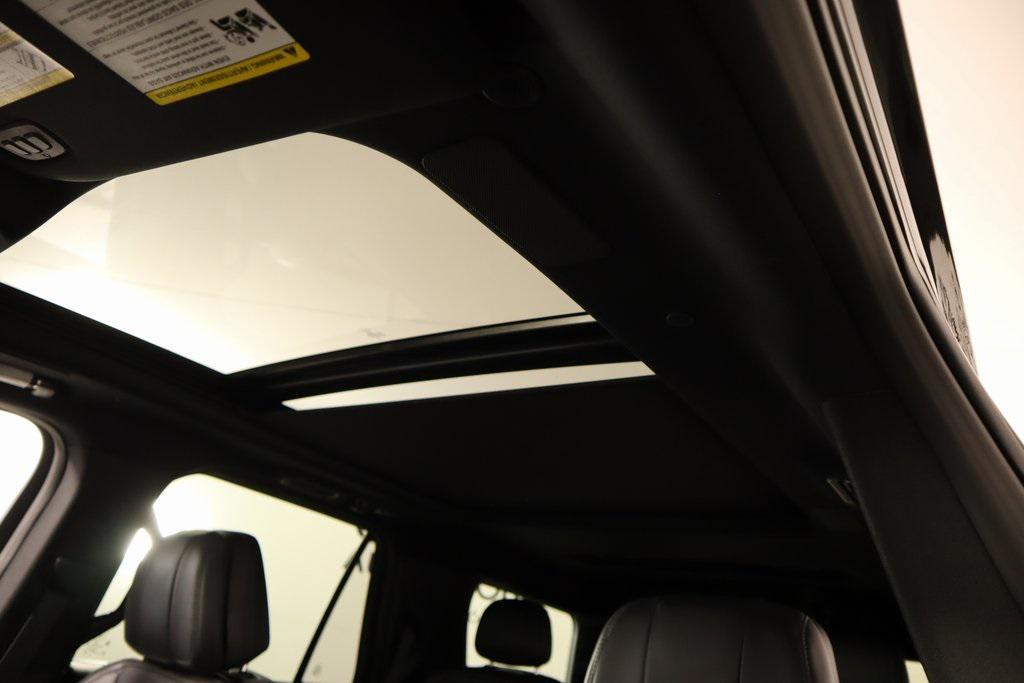new 2025 Lincoln Navigator car, priced at $104,822