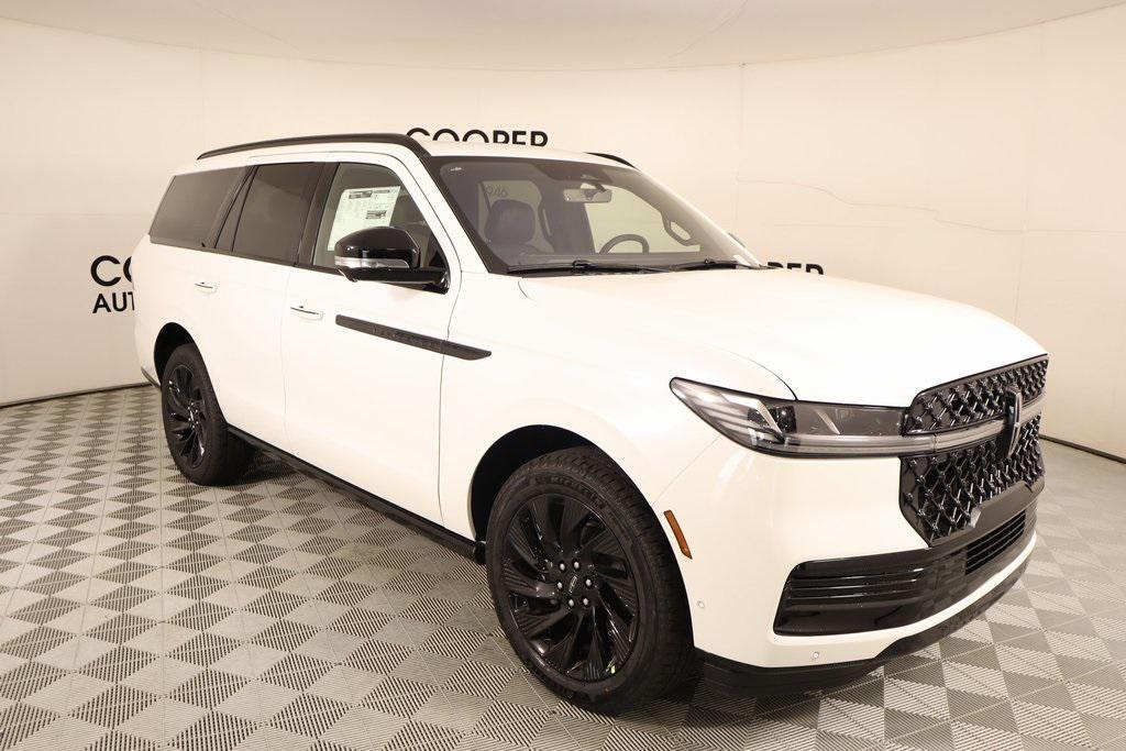 new 2025 Lincoln Navigator car, priced at $102,778