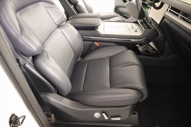 new 2025 Lincoln Navigator car, priced at $105,706