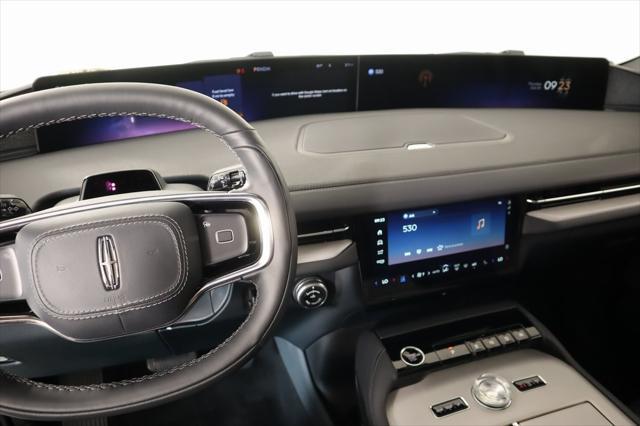 new 2025 Lincoln Navigator car, priced at $105,706