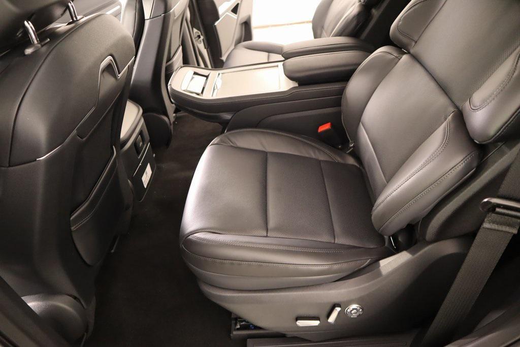new 2025 Lincoln Navigator car, priced at $105,542