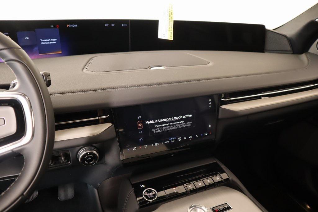 new 2025 Lincoln Navigator car, priced at $105,542