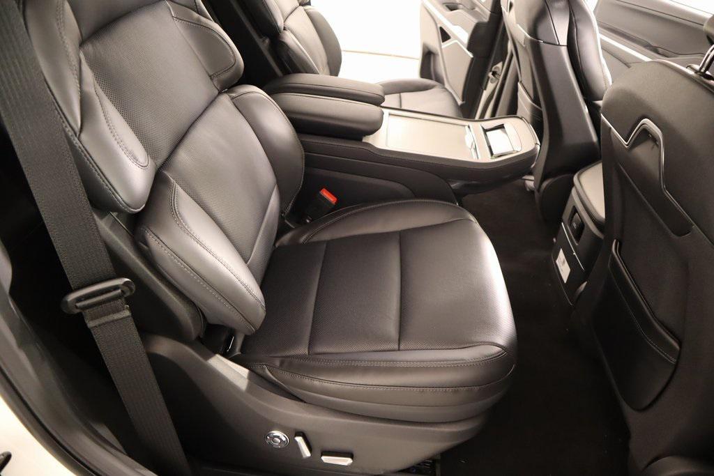 new 2025 Lincoln Navigator car, priced at $105,542
