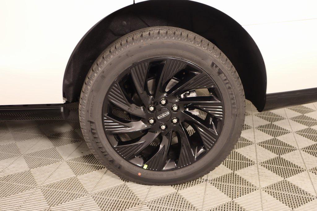 new 2025 Lincoln Navigator car, priced at $105,542
