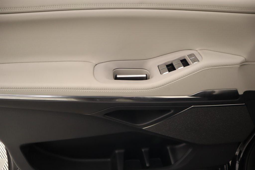 new 2025 Lincoln Navigator car, priced at $95,986