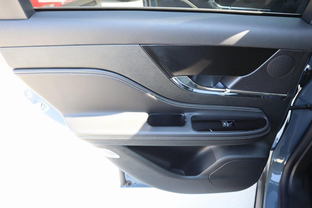 new 2025 Lincoln Corsair car, priced at $37,995