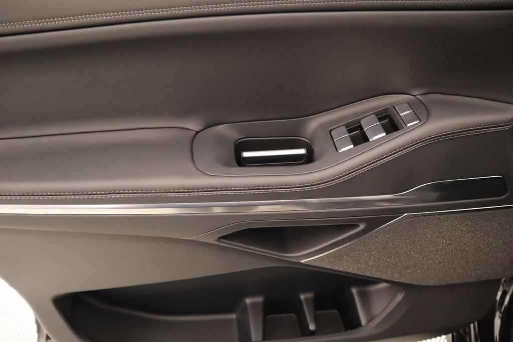 new 2025 Lincoln Navigator car, priced at $102,418