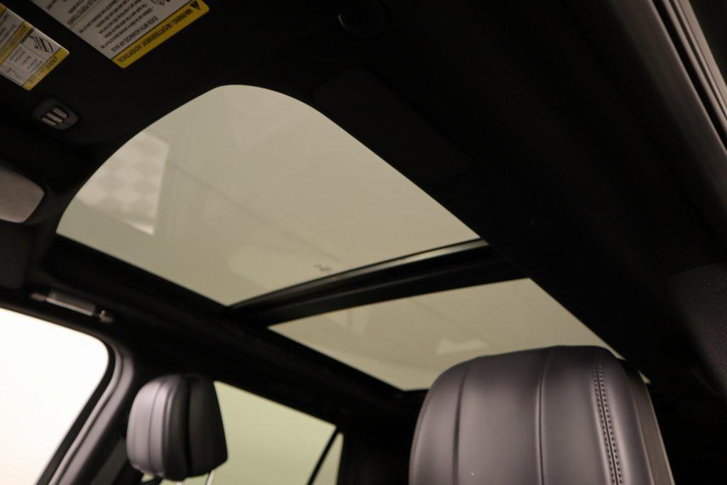 new 2025 Lincoln Navigator car, priced at $102,418