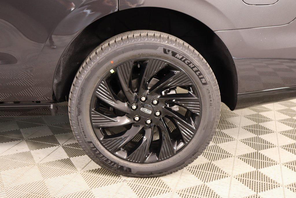 new 2025 Lincoln Navigator car, priced at $102,418