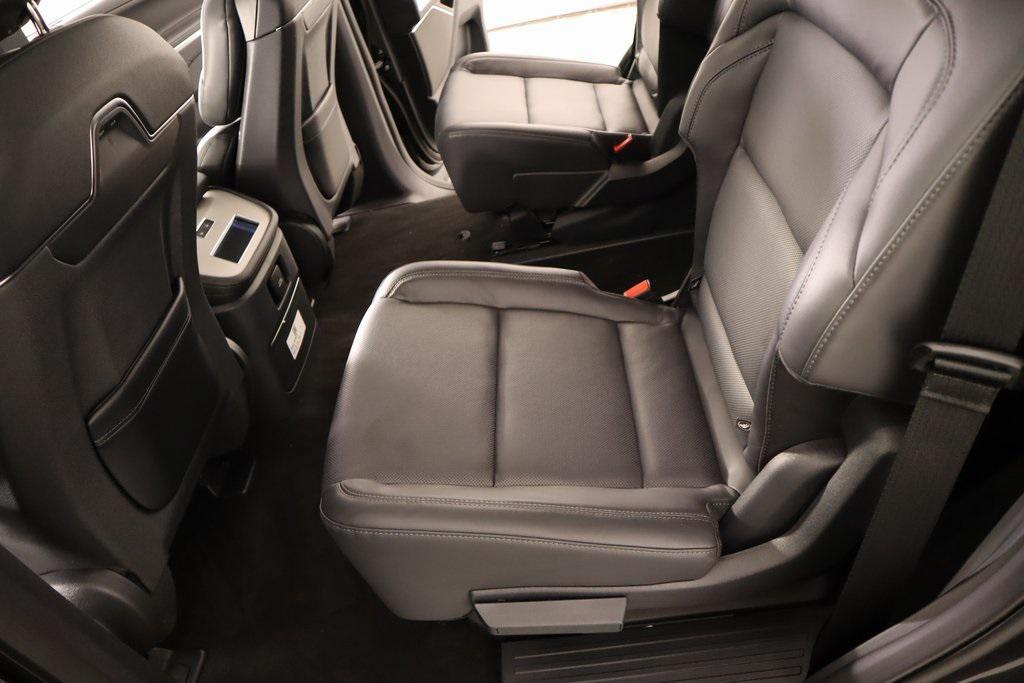new 2025 Lincoln Navigator car, priced at $102,418