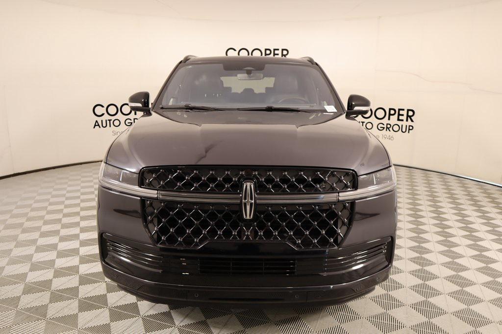 new 2025 Lincoln Navigator car, priced at $102,418