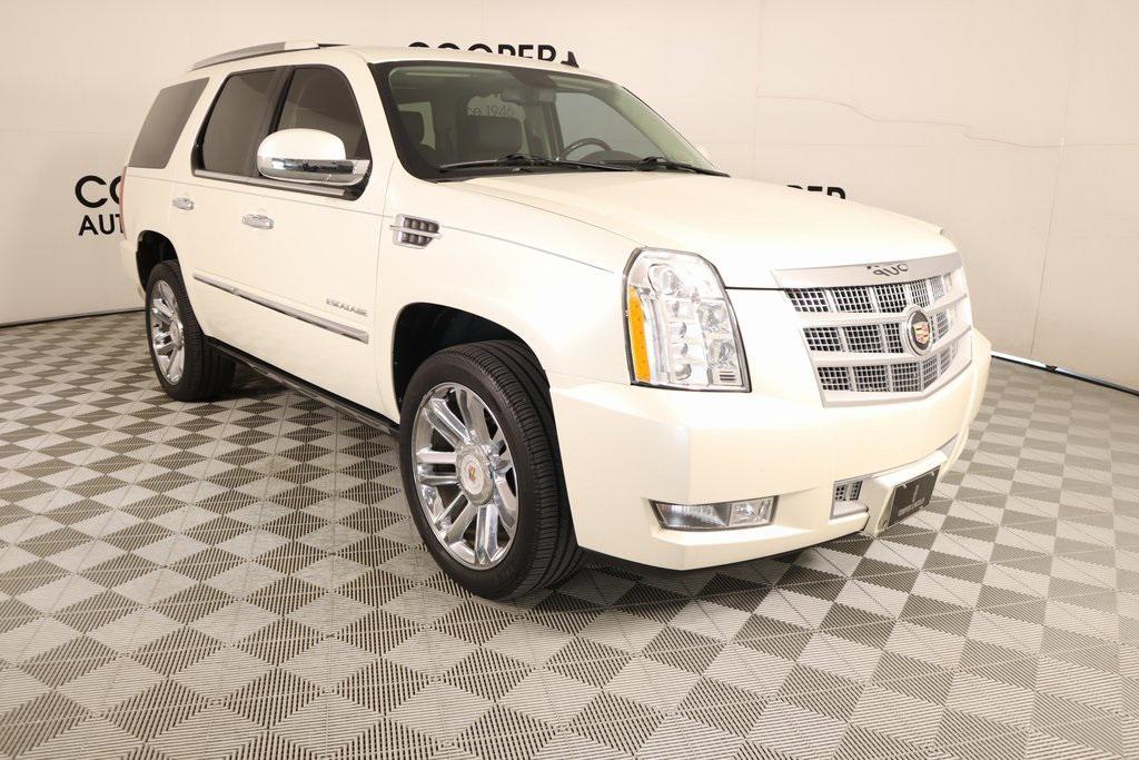 used 2014 Cadillac Escalade car, priced at $33,900
