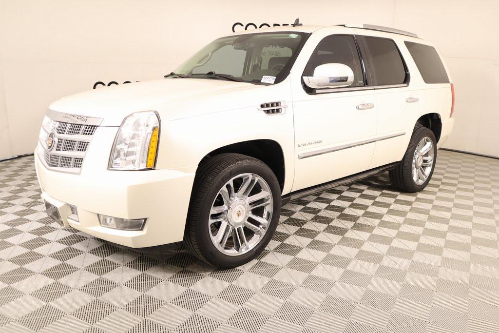 used 2014 Cadillac Escalade car, priced at $33,900