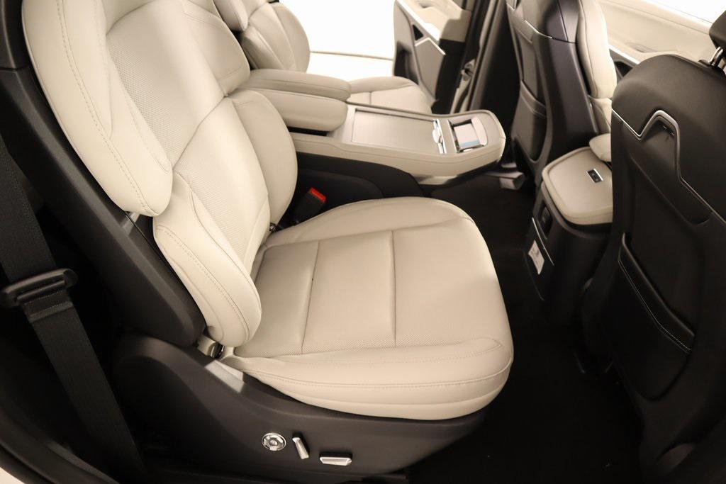new 2025 Lincoln Navigator car, priced at $102,182
