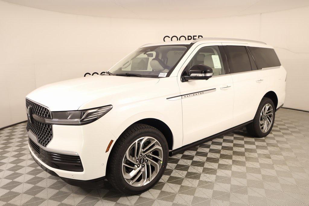 new 2025 Lincoln Navigator car, priced at $102,182