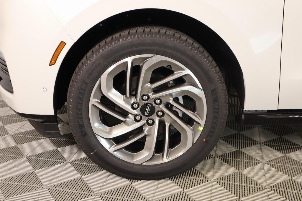new 2025 Lincoln Navigator car, priced at $102,182