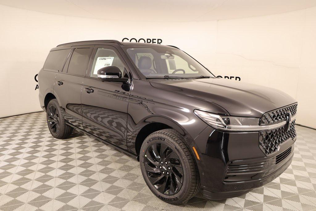 new 2025 Lincoln Navigator car, priced at $104,822
