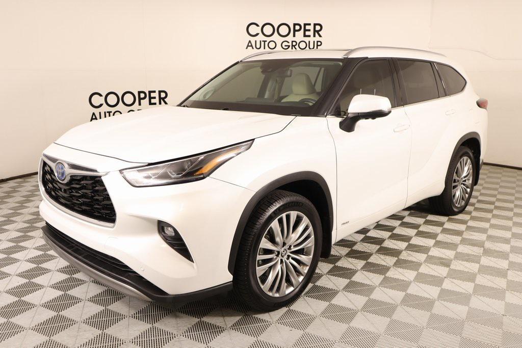 used 2023 Toyota Highlander Hybrid car, priced at $46,389