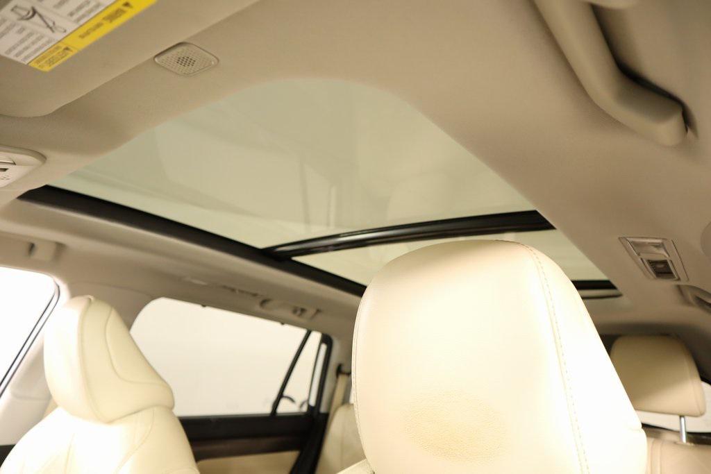used 2023 Toyota Highlander Hybrid car, priced at $46,389