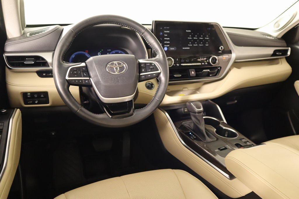 used 2023 Toyota Highlander Hybrid car, priced at $46,389