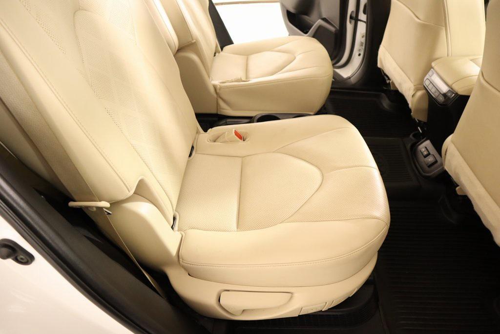 used 2023 Toyota Highlander Hybrid car, priced at $46,389