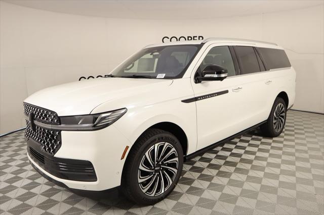 new 2025 Lincoln Navigator car, priced at $122,405