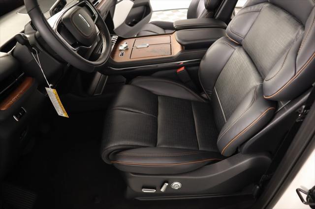 new 2025 Lincoln Navigator car, priced at $122,405