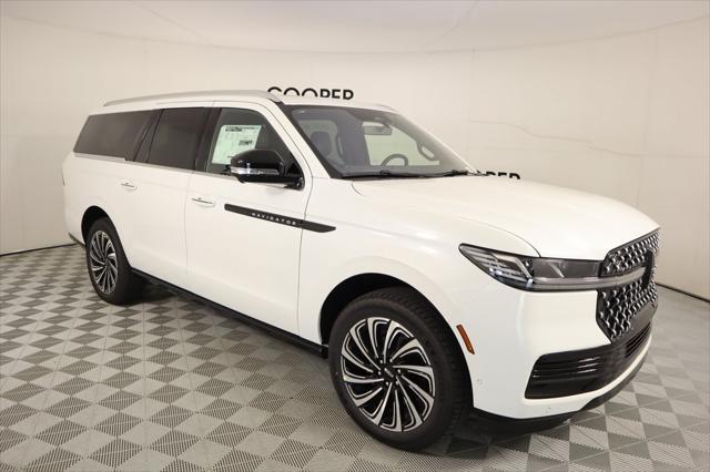 new 2025 Lincoln Navigator car, priced at $122,405