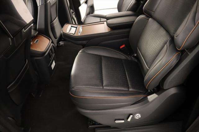 new 2025 Lincoln Navigator car, priced at $122,405