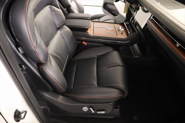 new 2025 Lincoln Navigator car, priced at $122,405