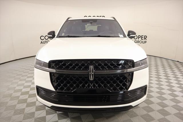 new 2025 Lincoln Navigator car, priced at $105,230