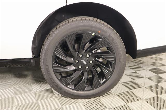 new 2025 Lincoln Navigator car, priced at $105,230