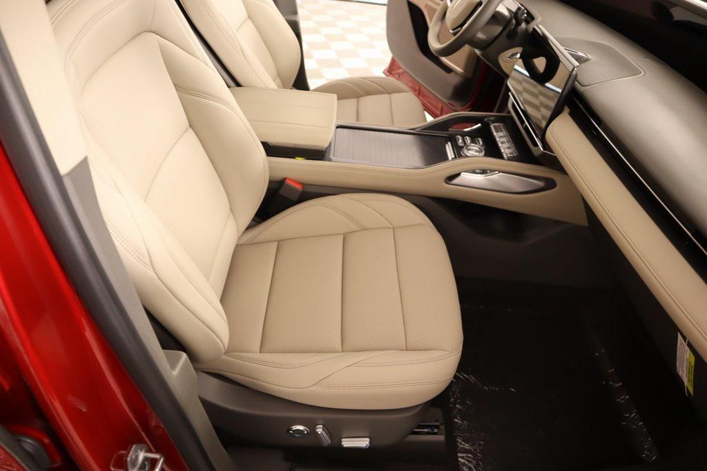new 2025 Lincoln Nautilus car, priced at $56,033