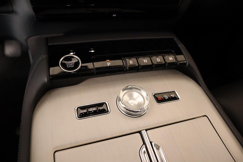 new 2025 Lincoln Navigator car, priced at $105,058