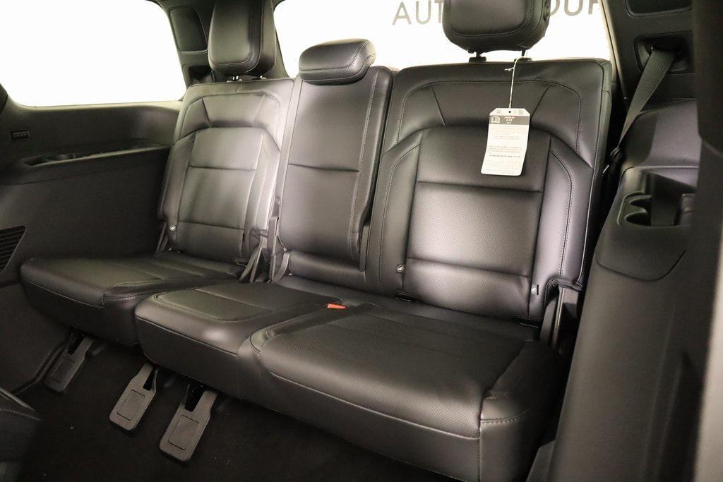new 2025 Lincoln Navigator car, priced at $105,058