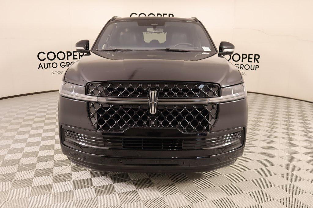 new 2025 Lincoln Navigator car, priced at $105,058