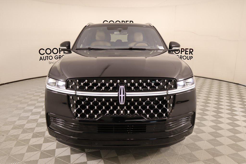 new 2025 Lincoln Navigator car, priced at $119,435