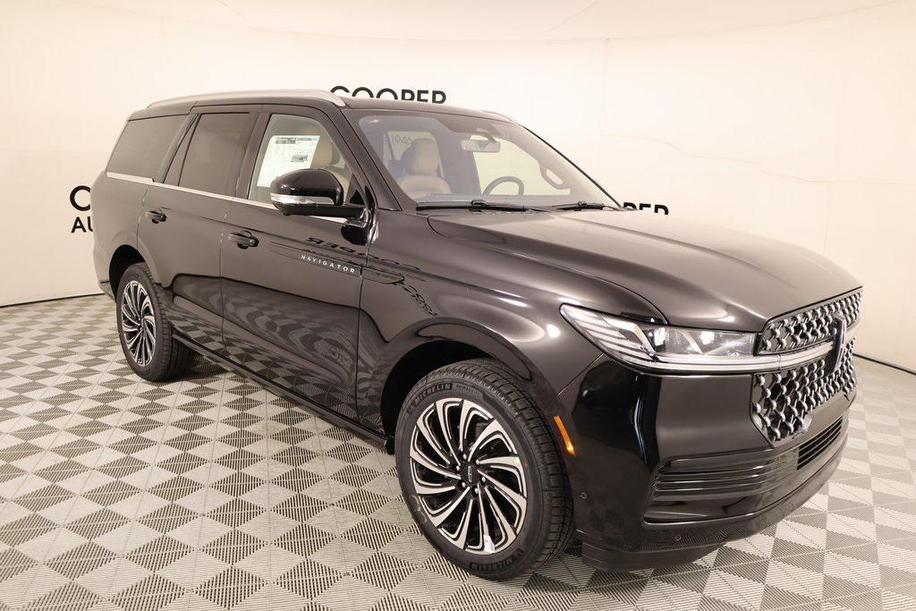 new 2025 Lincoln Navigator car, priced at $119,435