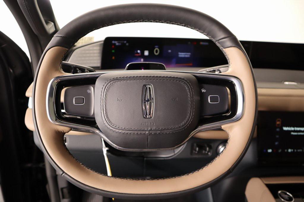 new 2025 Lincoln Navigator car, priced at $119,435