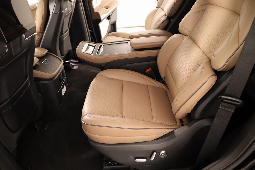 new 2025 Lincoln Navigator car, priced at $119,435
