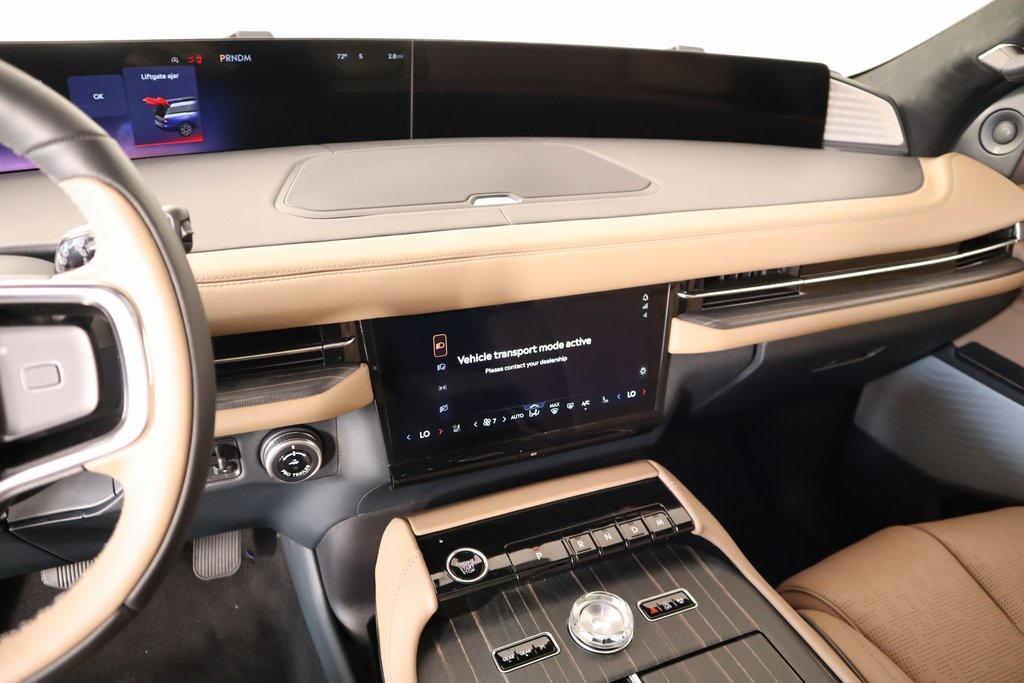 new 2025 Lincoln Navigator car, priced at $119,435