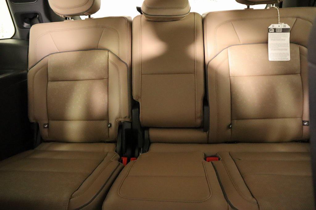 new 2025 Lincoln Navigator car, priced at $119,435