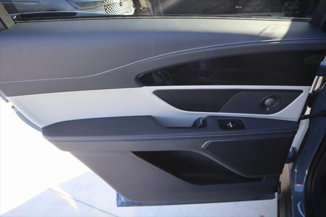 new 2025 Lincoln Nautilus car, priced at $54,066