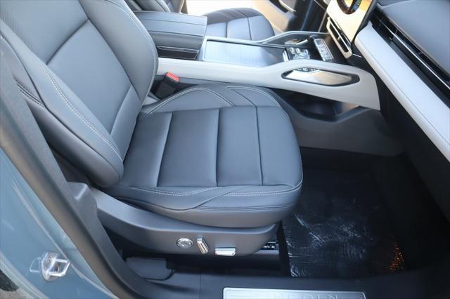 new 2025 Lincoln Nautilus car, priced at $54,066