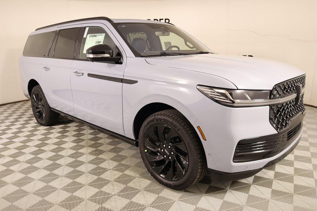 new 2025 Lincoln Navigator car, priced at $108,797